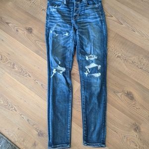 American Eagle hi rise distressed jegging